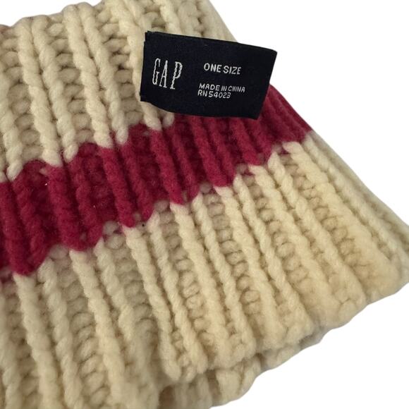 The GAP Women’s Ivory & Pink Knit Beanie Hat – One Size - Picture 2 of 3